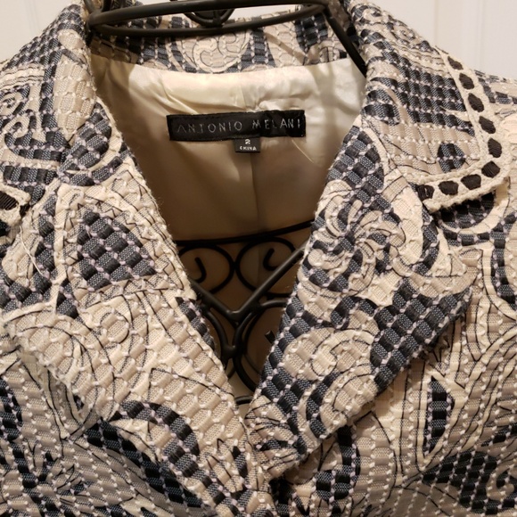 ANTONIO MELANI Jackets & Blazers - Antonio Melani Sz 2 Jacket w/4 buttons.